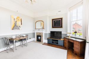 Warwick Victorian Apartment