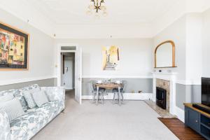 Warwick Victorian Apartment