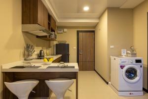 NaiHarn Pearl condo by Holy Cow, 1-BR, courtyard view
