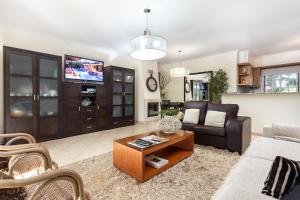 Decor n cozy place for families and friends