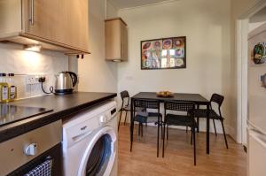 Bridge House By Treetop Property