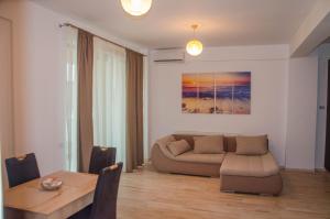 VELVET RESIDENCE