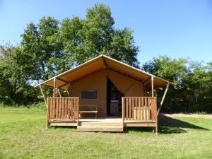 Campings Camping les Campagnes : photos des chambres