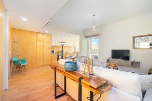 WHome | Anjos Stylish Apartment #10