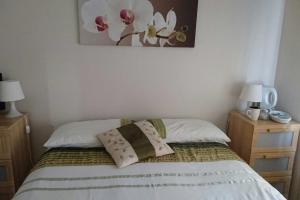 Standard Triple Room room in Apple House Guesthouse Heathrow Airport