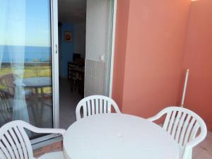 Appartements SUTUDIO 1ERE LIGNE MER, PKG, PISCINE,TENNIS, PLAGE : photos des chambres