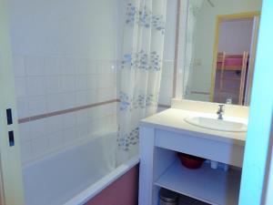 Appartements STUDIO 4 PERS, PKG, 1ERE LIGNE MER, PISCINE, TENNIS : photos des chambres