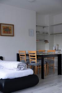 City Apartments Portico