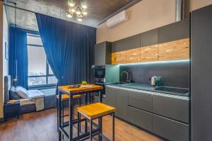 Penthouse Art on the 25th floor, loft business class apartments