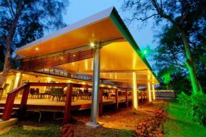 Albatross Bay Resort