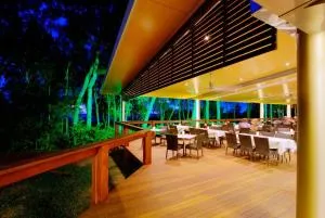 Albatross Bay Resort - ويبا