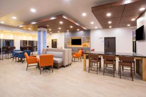 Holiday Inn Express & Suites - Rapid City - Rushmore South by IHG