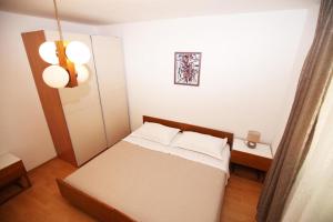 One-Bedroom Apartment with Terrace and Sea View room in Apartments by the sea Bol Brac - 13413