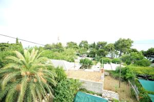 Apartments by the sea Bol, Brac - 13413