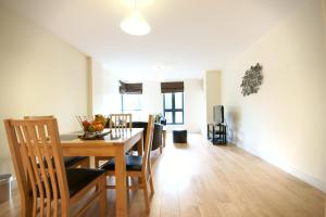 4 hvězdičkový apartmán Lodge Drive Serviced Apartments Enfield Velká Británie