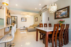 Saigon Apartment - River Gate Residence