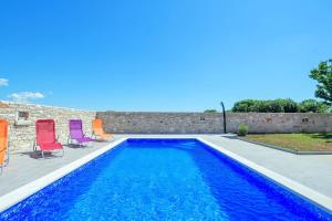 Wonderful villa Valbandon with private pool and sauna near the beach and Briuni Islands