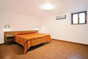 Felicity Vieste - 普格诺奇乌索