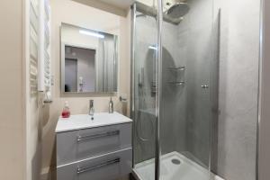 Apartment with parking on Place de Morny