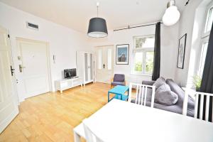 White Rock Apartment