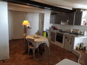 Appartements Dans village medieval pietonnier, Suite executive vue mer exceptionnelle : photos des chambres