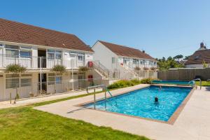 Ilex Lodge