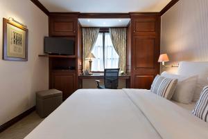 Classic Queen Room room in Warwick Brussels - Grand Place