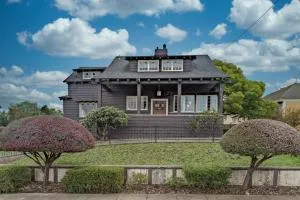 Campton House - Eureka