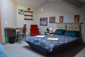 B&B / Chambres d'hotes Studio et colocation - Gite Les 7 fontaines : photos des chambres