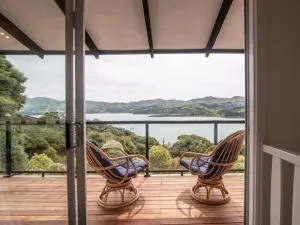 Kingfisher's Perch - Takamatua Holiday Home - 阿卡罗阿