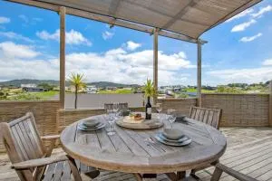 Blue Crush Villa - Mangawhai Heads Holiday Home - 芒阿法埃
