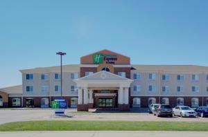 Holiday Inn Express & Suites Le Mars by IHG