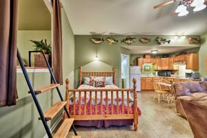 Guntersville Lake Home w Deck & Covered Boat Slip