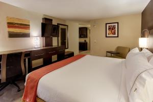 One-Bedroom King Suite with Sofa Bed room in Holiday Inn Express Baltimore West - Catonsville an IHG Hotel