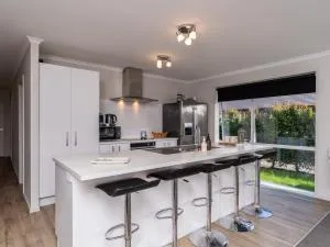First Choice in Mangawhai - Mangawhai Holiday Home - Te Arai