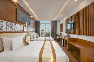 Prague Da Nang Beach Hotel