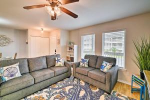 Corpus Christi Condo with Pool Access, Walk to Beach