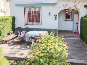 Villa 2 hab cerca piscina toboganes. wifi gratis