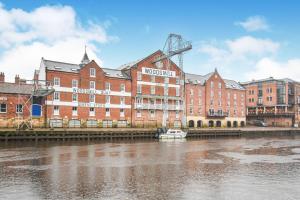 Two-Bedroom Apartment room in Luxury Apartment at Woodsmill Quay