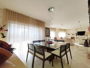 Entire floor parque nacoes prime apartments expo30