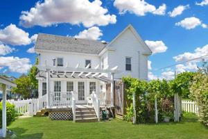 Holiday Home room in Chincoteague Charm Escape with Bikes and Yard Games!