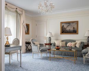 Hotels Four Seasons Hotel George V Paris : Suite Lit King-Size Quatre Saisons