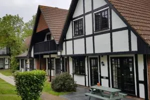 20 Tudor Court " Four Star AA accommodation" - 海尔