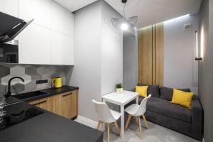 Royal apartment on Hmelnytskogo 37