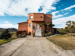 Quaint Farmhouse in Plagiari surrounded with Olive Trees Thessaloníki Greece