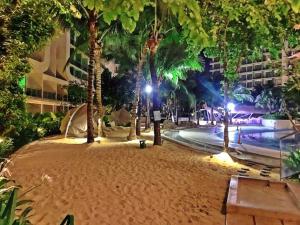 AZURE C1 with balcony wifi MULTIPLE UNITS near airport