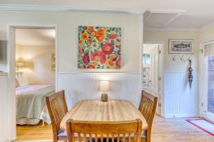 Woodland Cottage by the Sea