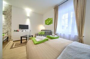 Logo apartments 5 min walk to main square 