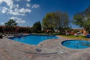 Hermosa Suite Alberca Áreas Verdes Blvd Bernardo Quintana 17D - Mendiola