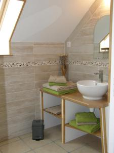 B&B / Chambres d'hotes La Bastide du Moulin - Mont St Michel : photos des chambres